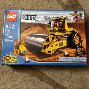 LEGO City Set 7746: Single-Drum Roller